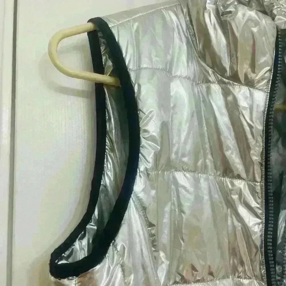 NWT LOHLA SPORT THE SHINY METALLIC SILVER VEST - Picture 9 of 11